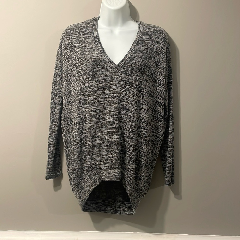 Wilfrid free v neck loose sweater